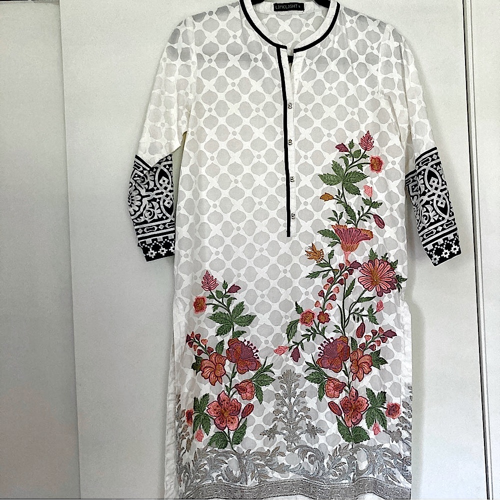 Limelight Pakistan Embroidered Kurta Size Small